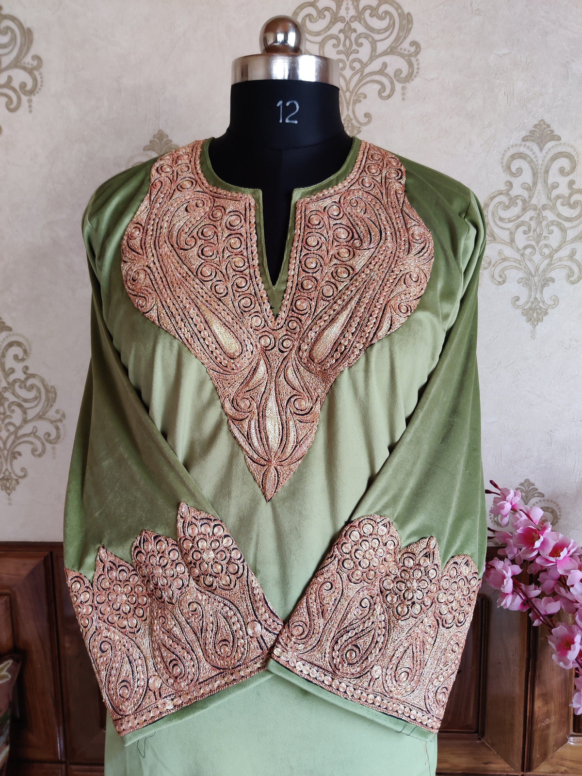 Green Kashmiri Velvet Phiran With Heavy Tilla Embroidery Pheran KashmKari Buy Green  Kashmiri Velvet Phiran With  Heavy Tilla work Online at a Best price | Kashmir Thread 