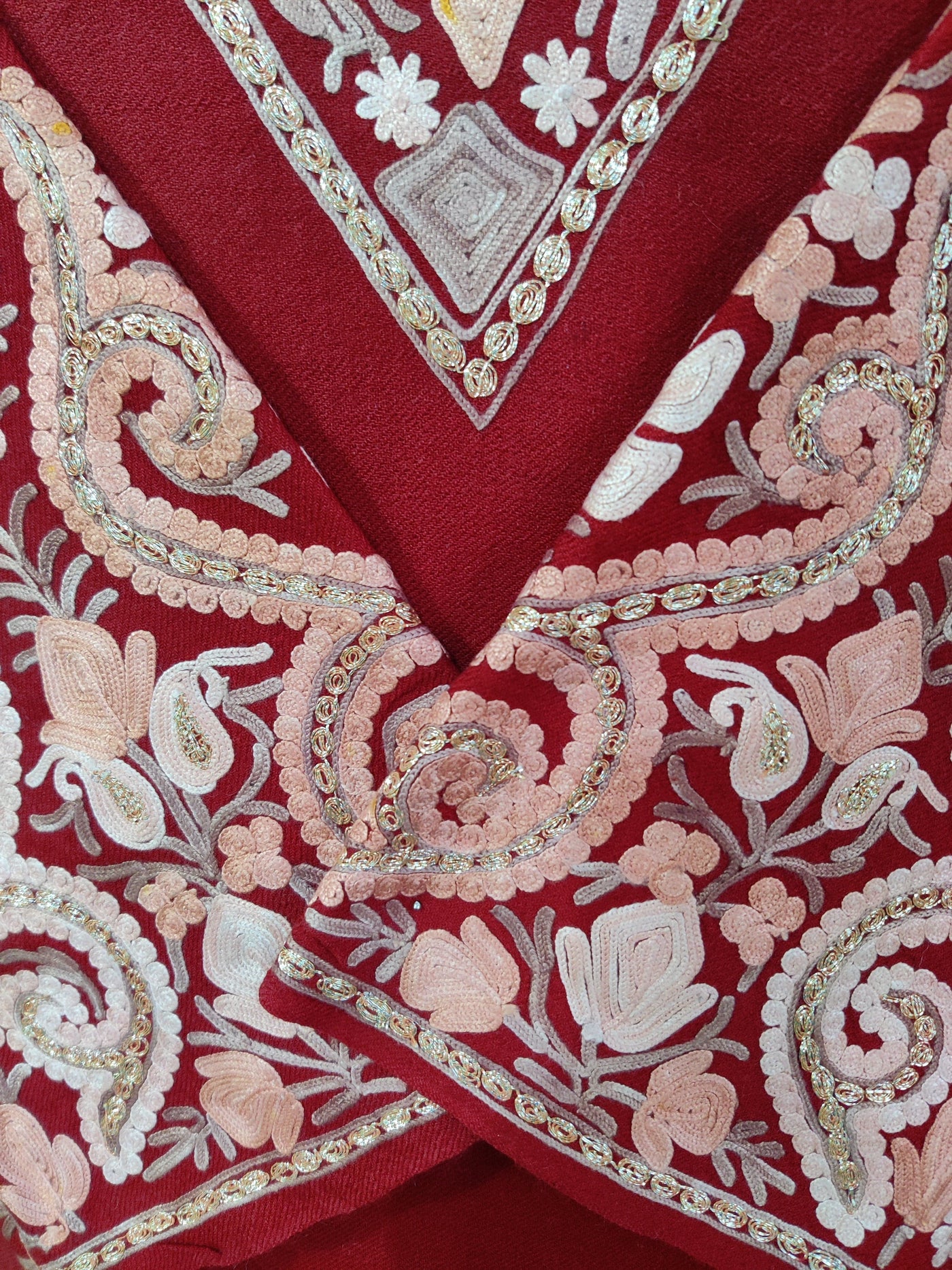 Kashmiri Woolen Pheran with mix of Tilla & Aari Embroidery Pheran KashmKari Buy Kashmiri Phiran Aari Embroidery Online at a Friendly Price | Kashmir Thread 