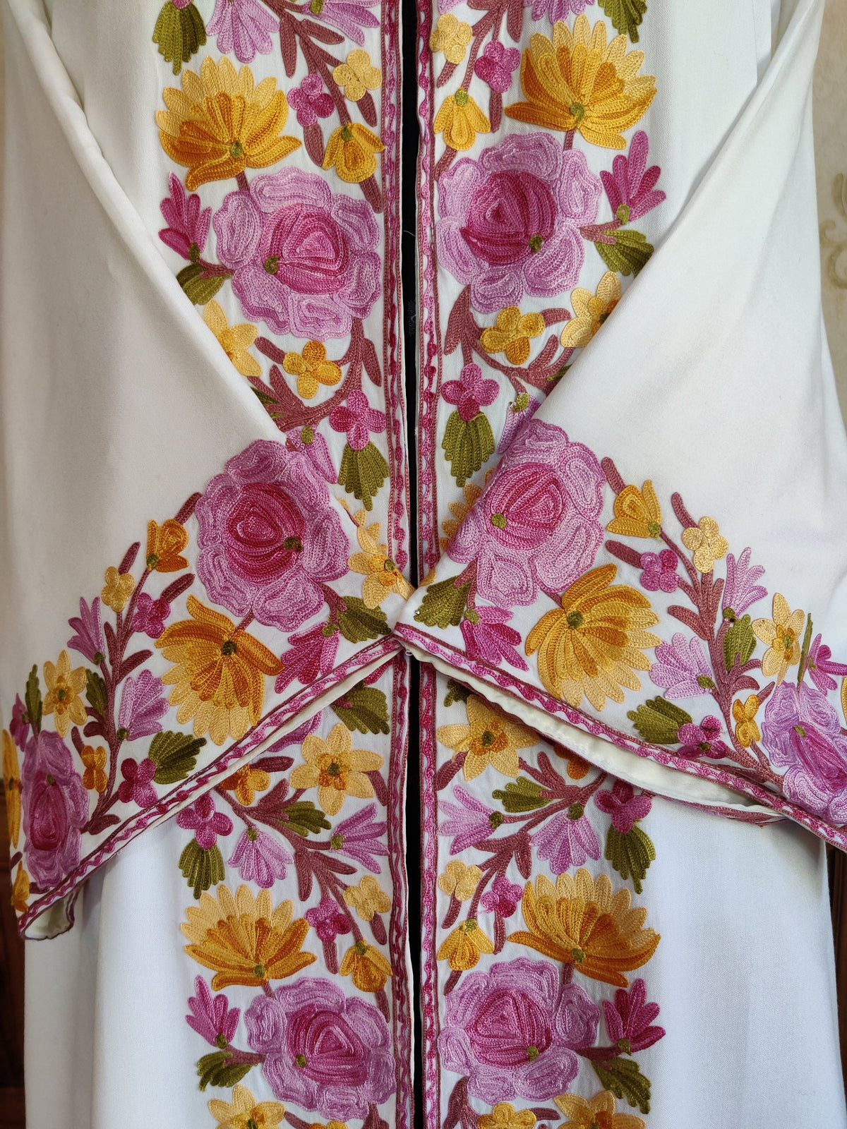 White Long Kashmiri Embroidery Robe with Floral Embroidery Belt | Kashmiri Kimono Robe KashmKari