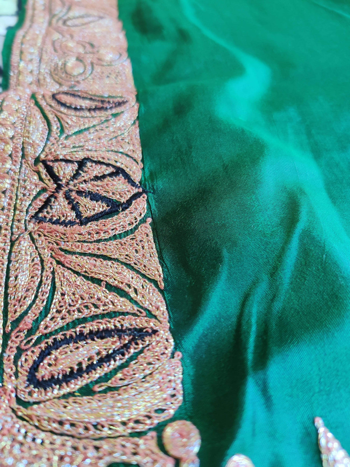 Kashmir Thread Summer Suit Pure Silk Kashmiri Suit Three-Piece With Tilla Embroidery